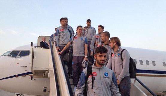 FOTOGALLERY - Napoli a Doha, ad attendere gli azzurri il pullman personalizzato per la Supercoppa
