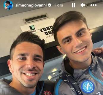 FOTO - Il ritorno da La Spezia: Simeone in posa in aereo con Elmas e Olivera