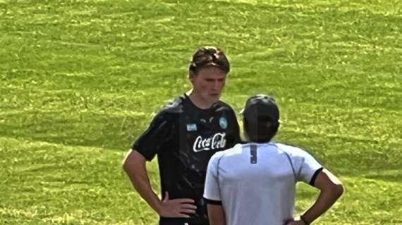 Esercitazione su uscita dal basso e pressing, out McTominay