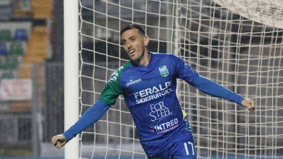 Splendida iniziativa di Simone Guerra: “NO” sulla maglia come messaggio per la pace