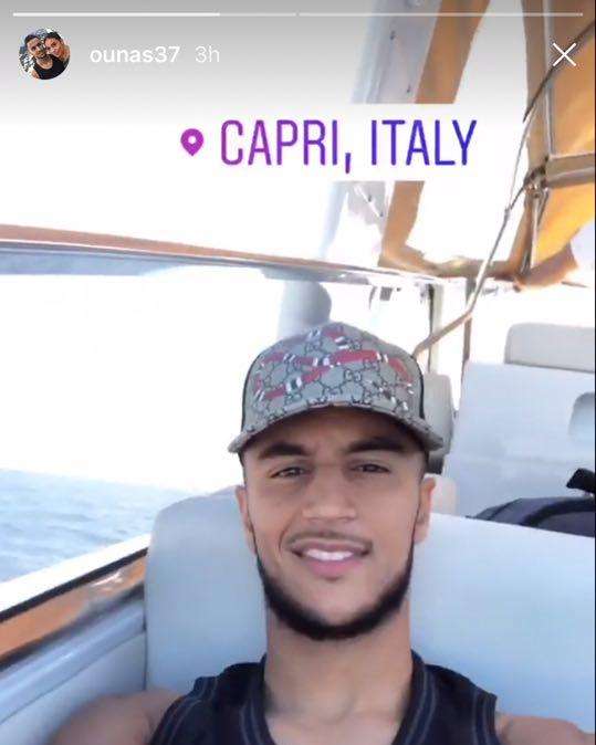 FOTO - Giornata di riposo per gli azzurri, Ounas si gode un pranzo a Capri