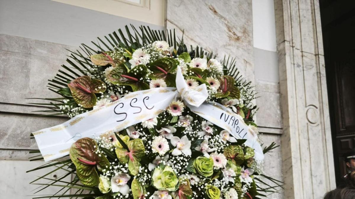 Giornata di lutto a Nola per il piccolo Domenico: l'omaggio del Napoli ai funerali