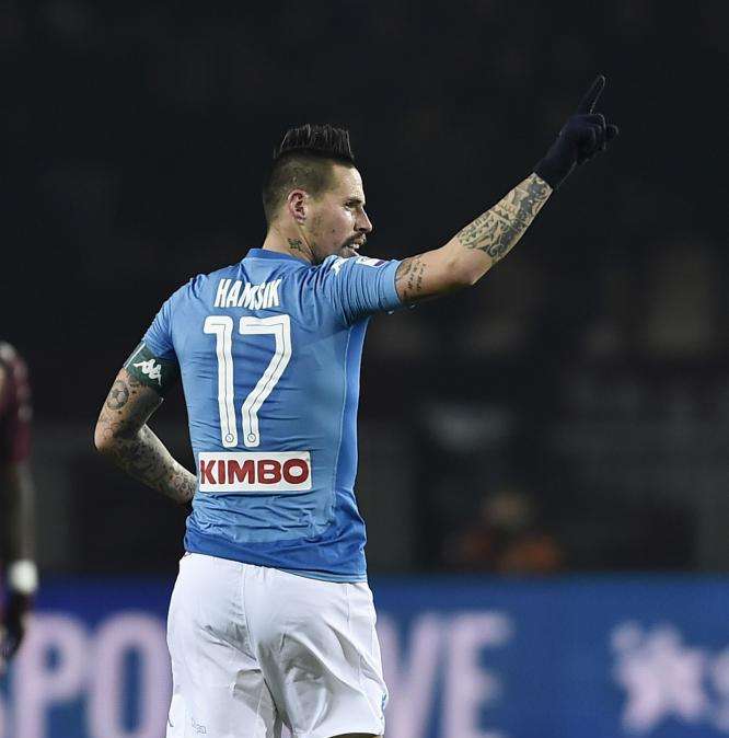 Il Napoli la sblocca al 16'! Hamsik al terzo gol consecutivo!