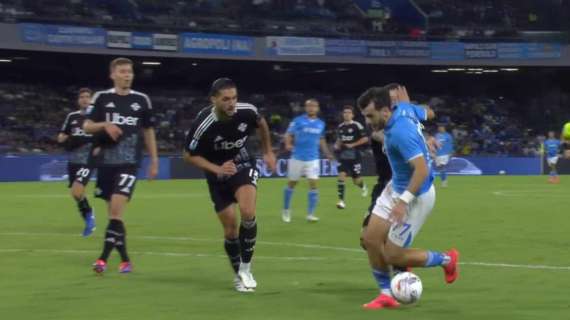 Kvara spinto in area, l'arbitro Nicolosi a Dazn: "Poca intensità per dare rigore"