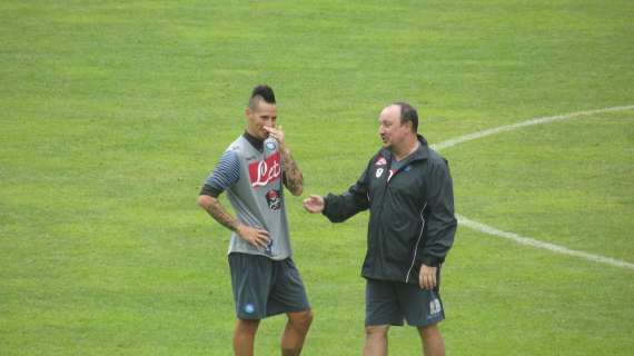 FOTO TN – Confronto Hamsik-Benitez, Marekiaro e Rafa si parlano a fine allenamento