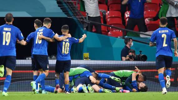 Insigne spento e sotto standard come gli altri big: l'Italia soffre, ma alla fine vola ai quarti