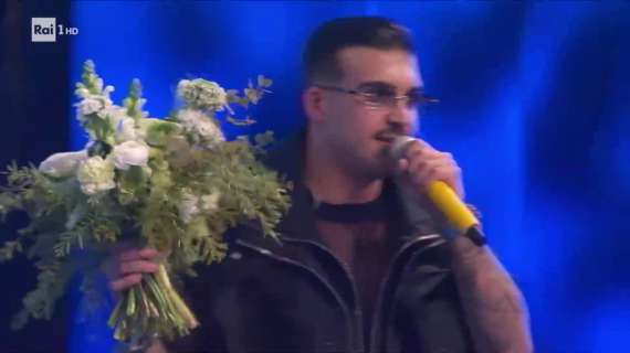 “Per Daniele”, la commovente dedica di Geolier sul palco di Sanremo