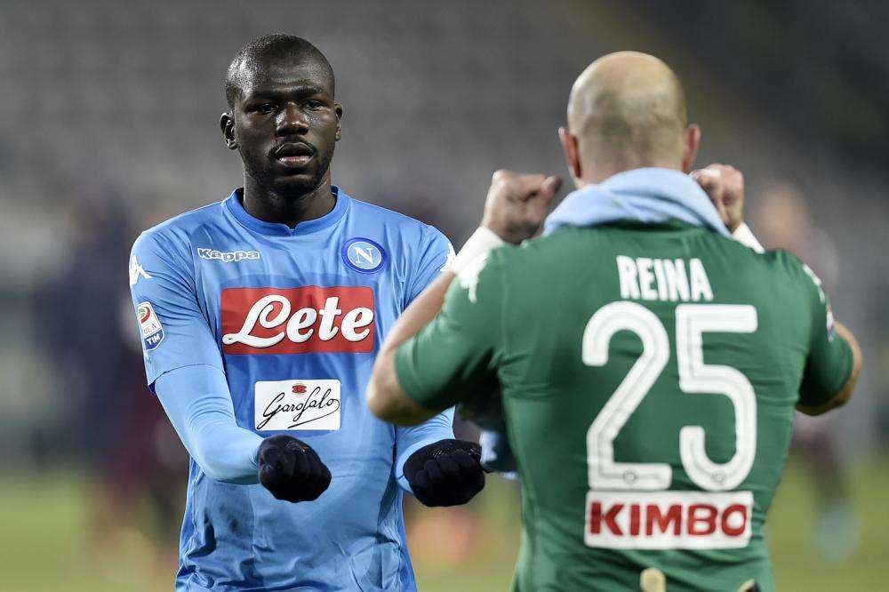 Difesa irriconoscibile in Europa: subite già 14 reti in 9 partite, netta la differenza con il rendimento in A