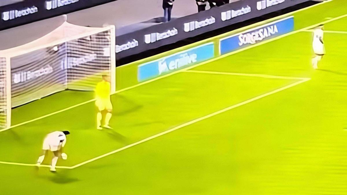 Clamoroso errore del Como: il rigore che nessuno ha visto