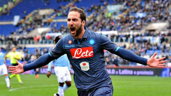 FOTO - L'esultanza di Higuain dopo il gol che ha deciso la partita: decima perla in campionato