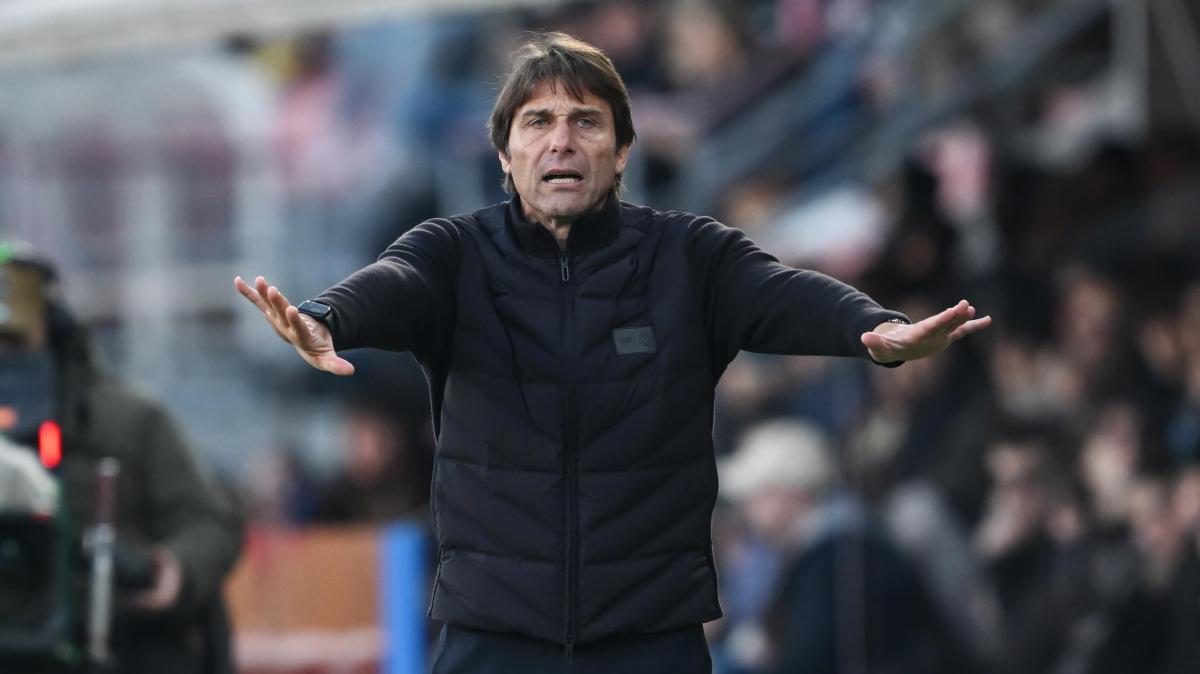 Terzo cambio Napoli: Conte fa rifiatare Neres, entra Buongiorno