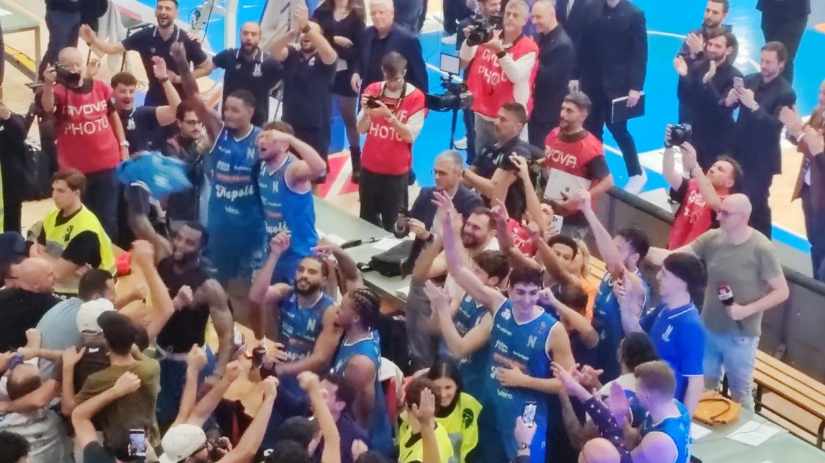 Napoli Basket annuncia rinnovo partnership con Fruit Village: sarà Main Sponsor