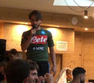 VIDEO - Risate col karaoke di Ancelotti: Contini riprende le performance di Tutino e Palmiero