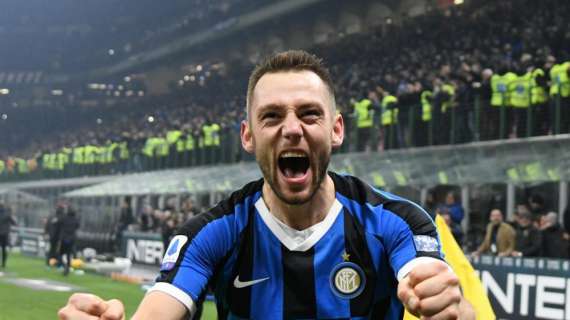Inter, De Vrij: "Possiamo lottare per lo scudetto. Ora testa al Napoli per un altro obiettivo"