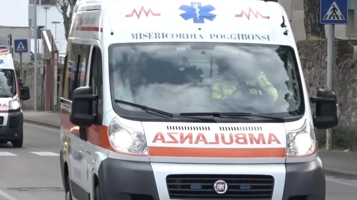 Incredibile a Napoli, turista romano perde tre dita: torna in strada e si ferisce ancora