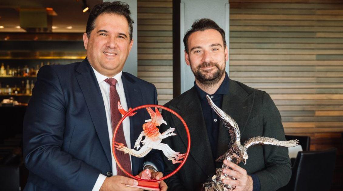 Pranzo Benfica-Napoli, scambio di doni tra i club: presente anche il ds Manna