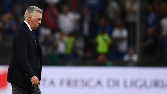 Tra il 3-5-2 e il 4-4-2, Ancelotti ricorre al cosiddetto 'tre e mezzo': una mossa per mantenere i centrali bloccati