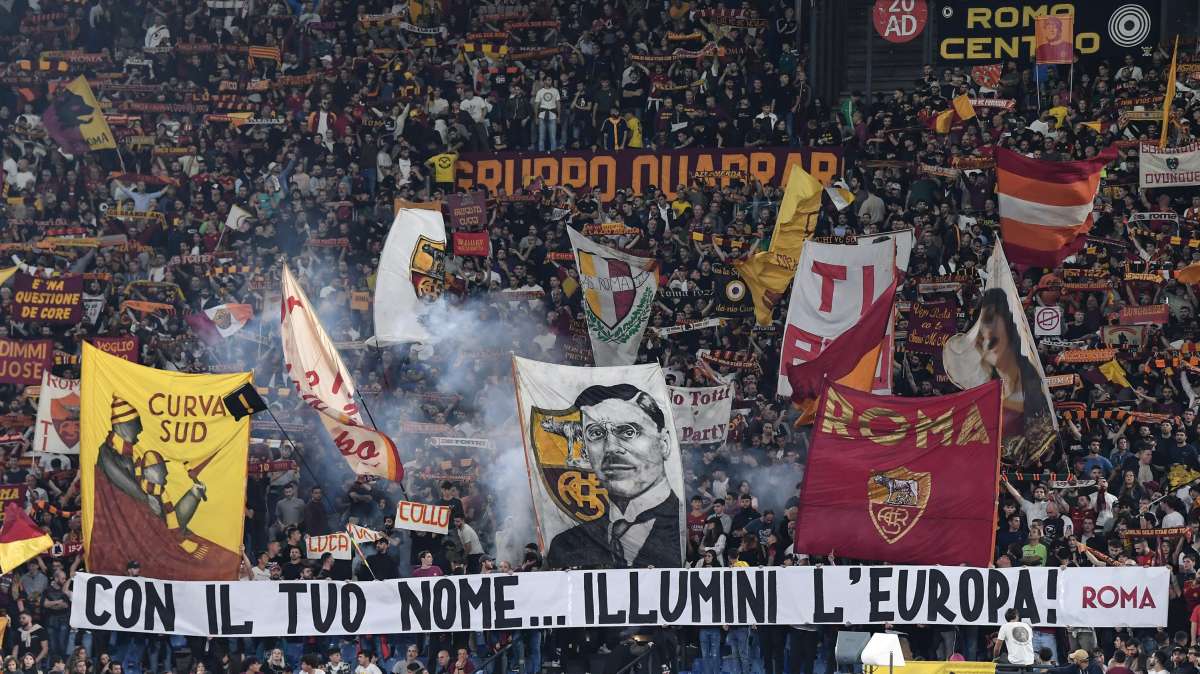 FOTO - Roma, striscione contro Corona: "Sull'infamia hai basato la tua miserabile vita..."
