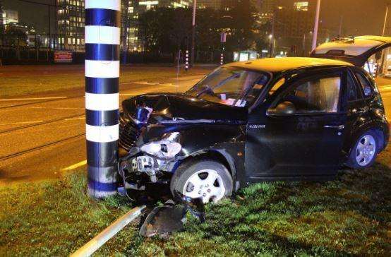 FOTO - Che paura per Aguero: l'auto si schianta contro un palo. Costole fratturate, salterà il Napoli 