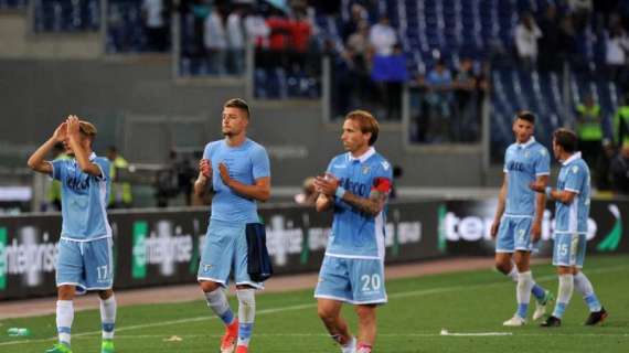 La Lazio emula il Napoli: doppio sponsor sulla maglia presente per tutta la stagione