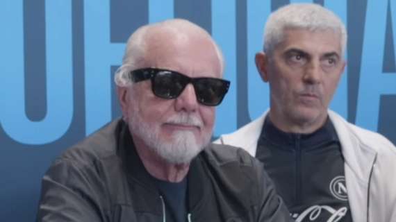 Tutti pazzi per ADL! Ressa allo store per gli autografi del presidente