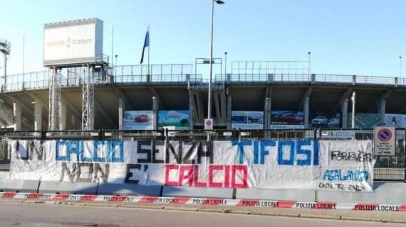 FOTO - Tifosi Atalanta contro la ripresa: "Un calcio senza tifosi non è calcio!"