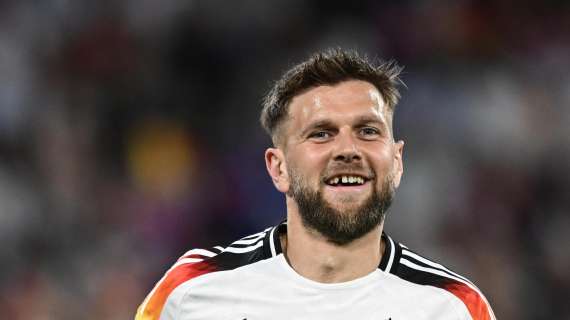 Germania-Scozia, Fullkrug colpisce un tifoso con un missile: l'uomo segue il match dall'ospedale