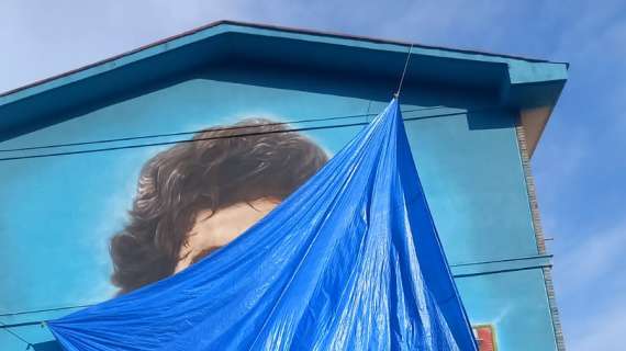 Omaggio a Maradona: domani inaugurazione murale al Rione Traiano