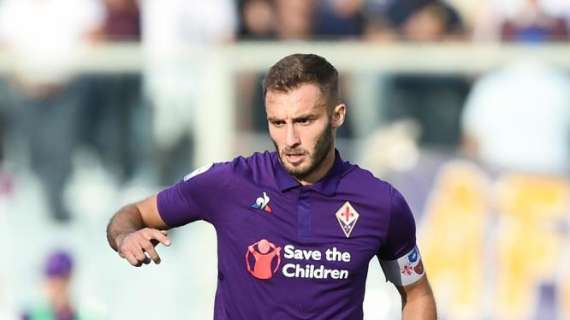Fiorentina, Pezzella: "L'anno scorso il Napoli era stordito dalla vittoria della Juve. Scudetto? Gli azzurri e la Roma in corsa"