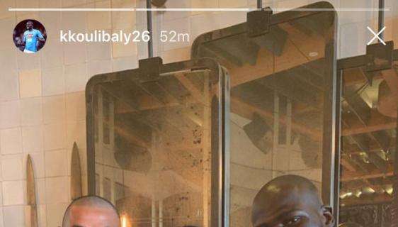 VIDEO - Koulibaly e Ghoulam a Dubai, selfie con la star di Instagram Salt Bae: "Koulibaly numero uno!"