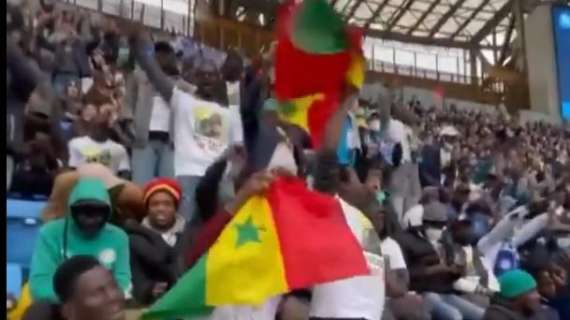 VIDEO - Koulibaly cuore d'oro, 200 senegalesi invitati dall'azzurro festeggiano al Maradona
