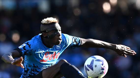 CdS - Osimhen è il miglior difensore del Napoli: il meglio di sé lo dà sui rinvii