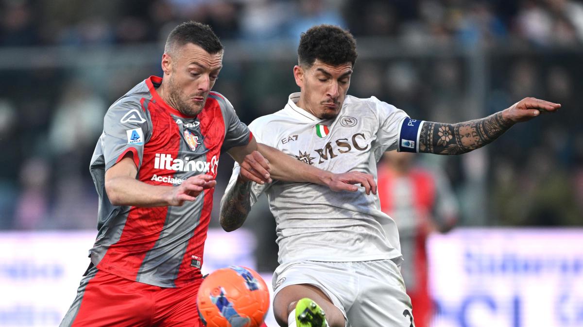 Di Lorenzo a Sky: "Il Napoli c'è sempre stato. Non volteremo mai le spalle a Conte e lui non le volterà a noi"