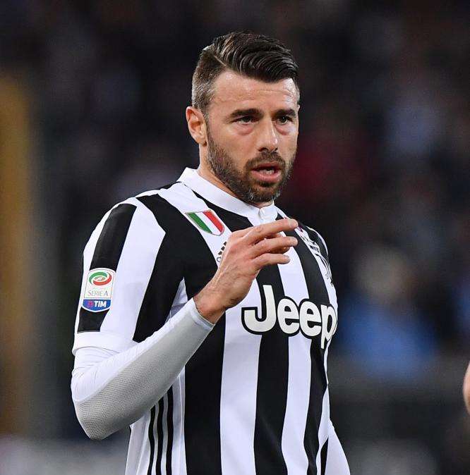 Barzagli provoca: "Ci si ricorda di chi vince, non del gioco. Napoli? Anche loro non possono giocare come noi..."