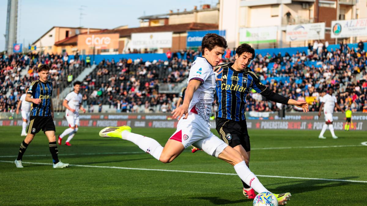 Cagliari in ritiro: la decisione in vista della gara con il Napoli