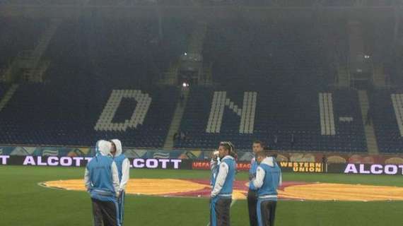 Tifosi azzurri alla Dnipro Arena rifiutano le maglie dei giocatori