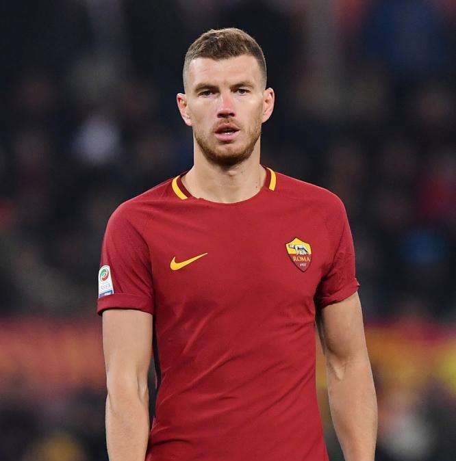 Napoli all'attacco, ma Alisson salva e la Roma trova il 2-1: Dzeko batte Albiol e Reina!