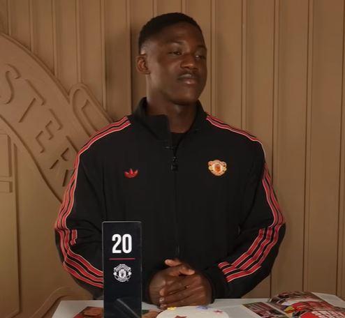 Immagine strip In primo piano n.4