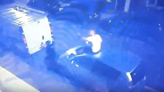 VIDEO - L'ex Inter Sneijder l'ha fatta grossa: arrestato ubriaco mentre danneggiava un auto