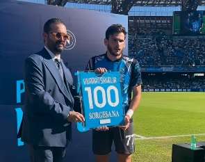 Kvara premiato da Edo De Laurentiis: 100esima presenza in azzurro per il georgiano