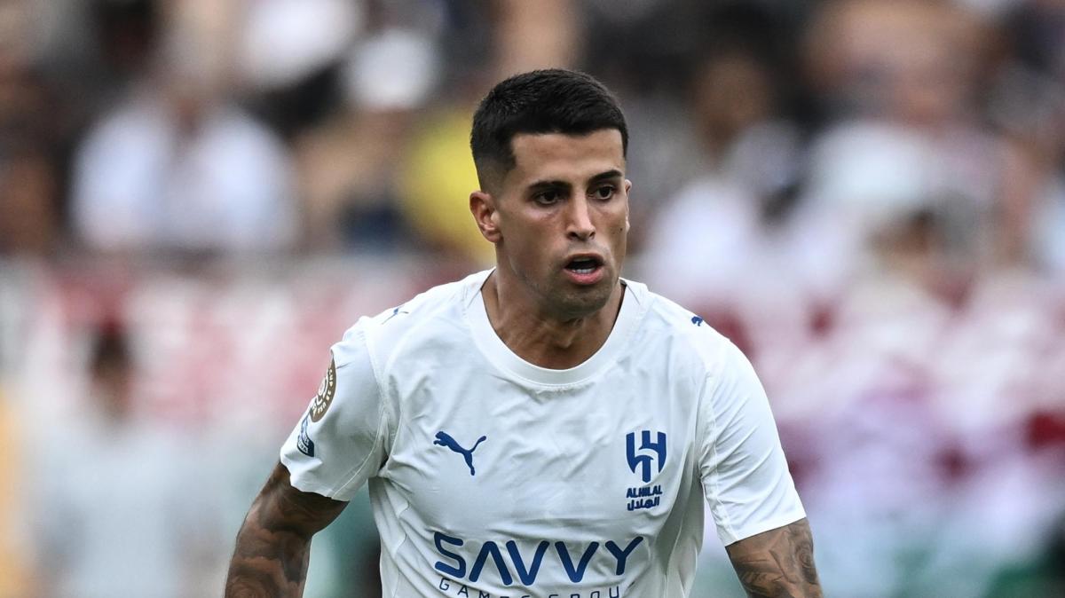 Cancelo torna in Serie A? Contatti avviati con due big, ma c’è un ostacolo