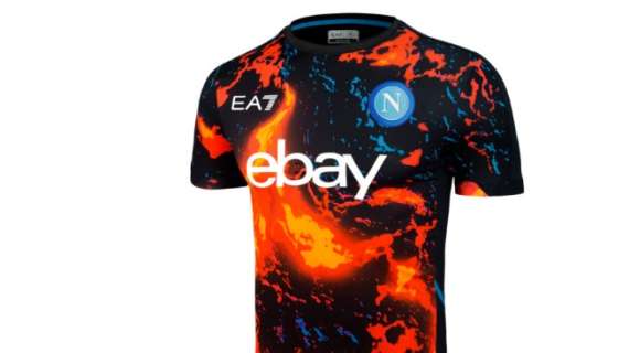 UFFICIALE - VIDEO/FOTO - SSCNapoli, nuovo kit pre-match: la maglia e la felpa Magma 2023/24
