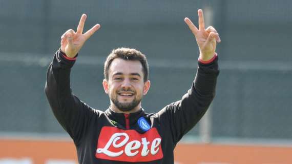 FOTO - SSC Napoli condivide un sorridente Younes: "E' un fenomeno che vedremo presto in campo!"