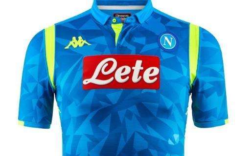 FOTO - Esordisce la nuova maglia del Napoli: inserti giallo fluo sostituiscono quelli bianchi