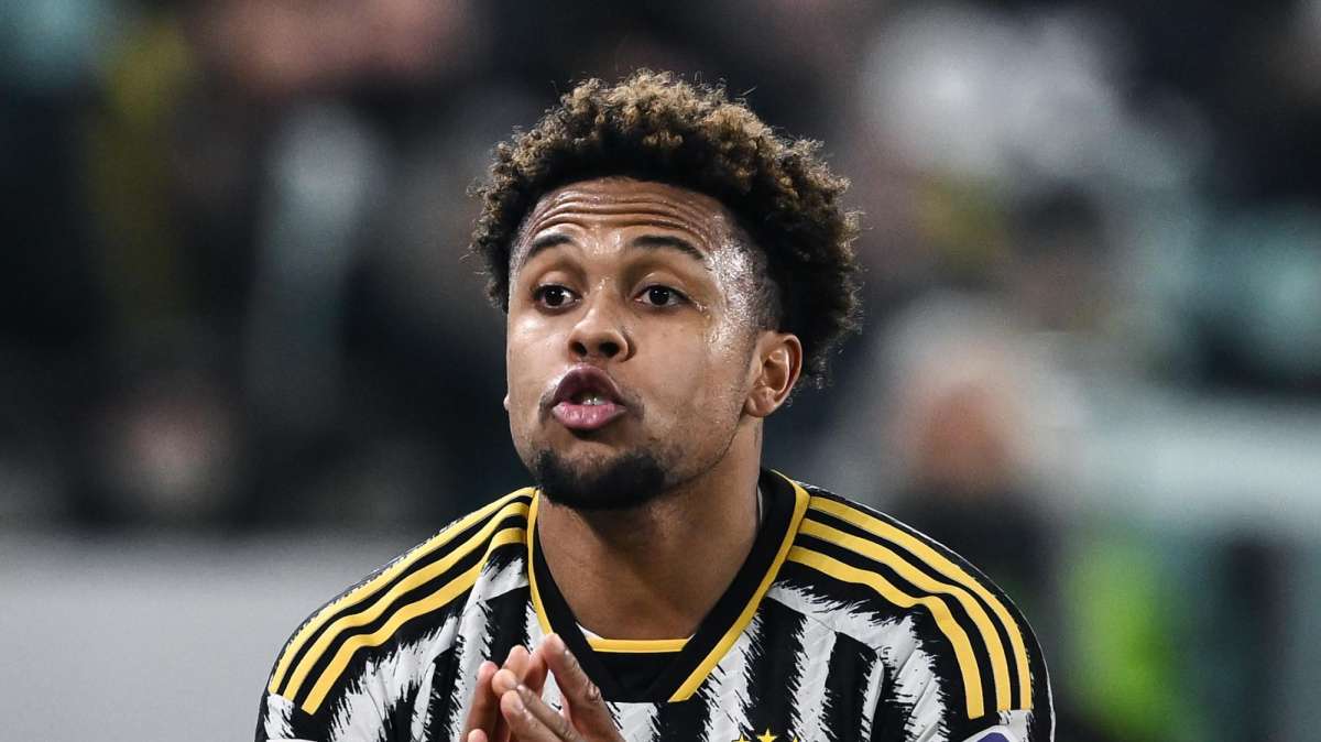 Juventus, due tegole a centrocampo in vista di Napoli: lussazioni per Rabiot e McKennie