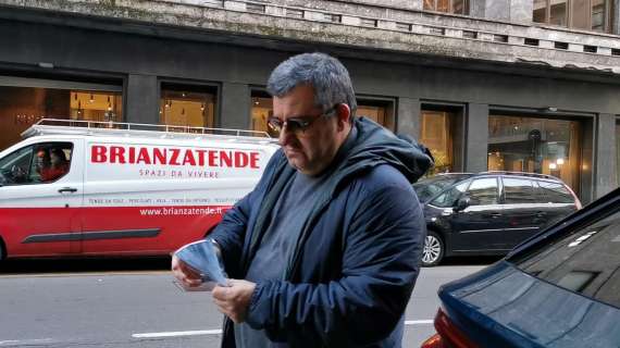 Raiola non è morto, i medici dall'Ospedale San Raffaele: "Indignati da chi specula sulla sua vita"