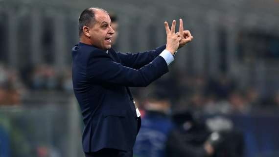 FOTO - Ricordate Vernydub? Il tecnico che batté Ancelotti con lo Sheriff s'è arruolato per l'Ucraina
