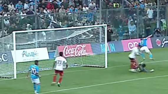Che giocata di De Bruyne! Tacco volante che finisce sul palo
