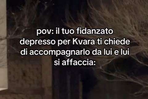 "Non andare al PSG!", un tifoso 'depresso' va sotto casa di Kvara e lui si affaccia