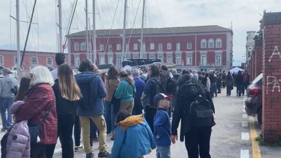 Effetto Mare Fuori: boom turisti a Napoli al Molo San Vincenzo per vedere il set della serie